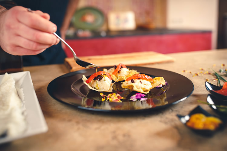 baccalà verdure e cialda di formaggio